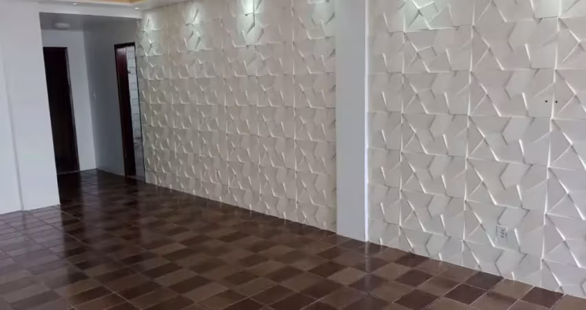 Apartamento na Graça com 4 quartos e 1 suíte, 147,00 m² à venda por R$ 700.000,00