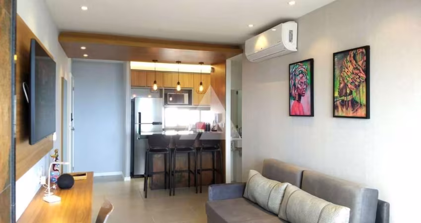 Apartamento na Barra PORTEIRA FECHADA com 1 suíte, 50m² à venda por R$ 800.000,00