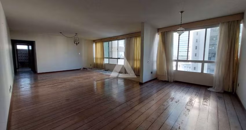 Apartamento na Barra com 3 quartos e 1 suíte, 155m² à venda por R$ 730.000,00