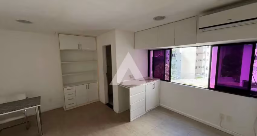 Sala comercial à venda na Rua Humberto de Campos, 282, Graça, Salvador