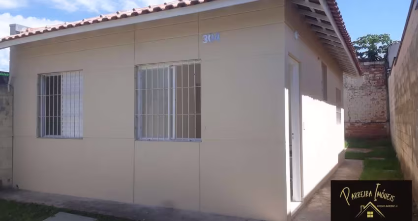 CASA PADRÃO NA AVENIDA PRINCIPAL