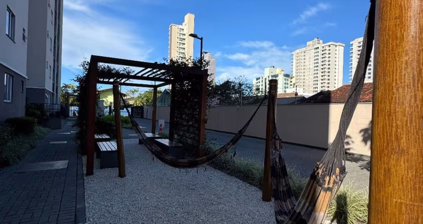 Apartamento a 200 metros da PRAIA com Piscina no Centro de Balneário Piçarras