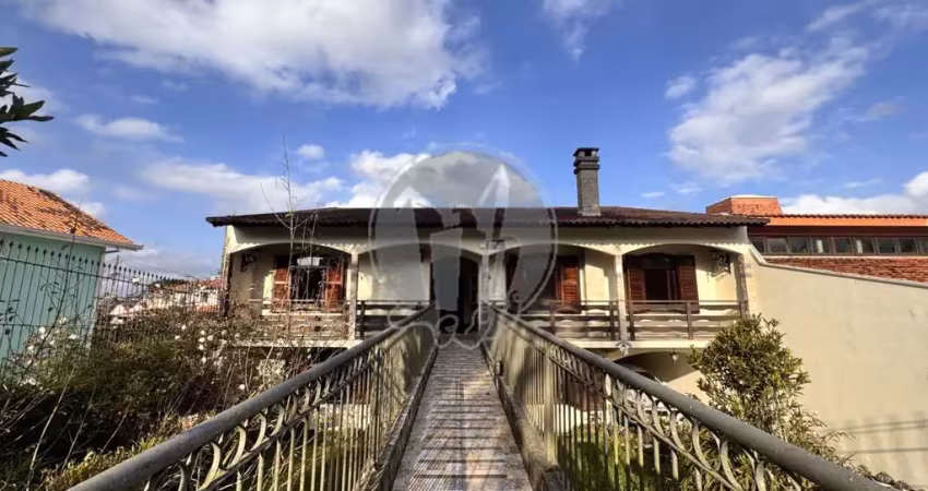 Casa comercial com 3 quartos  para alugar, 210.00 m2 por r$3900.00  - barreirinha - curitiba/pr