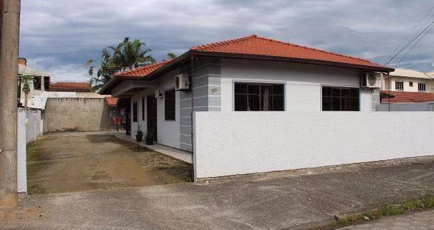 Casa à venda em Palhoça/SC