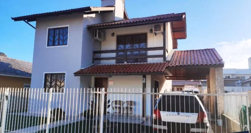 Casa à venda em Palhoça/SC