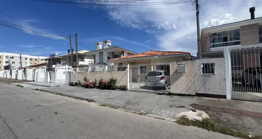 Casa à venda em Palhoça/SC
