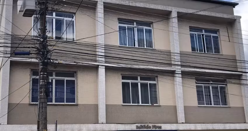 Lindo apto térreo, área externa, 4/4, bairro fabrica