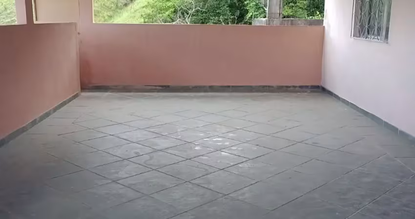 Casa com 1 quarto e área externa (varandão) - bairro santos dumont
