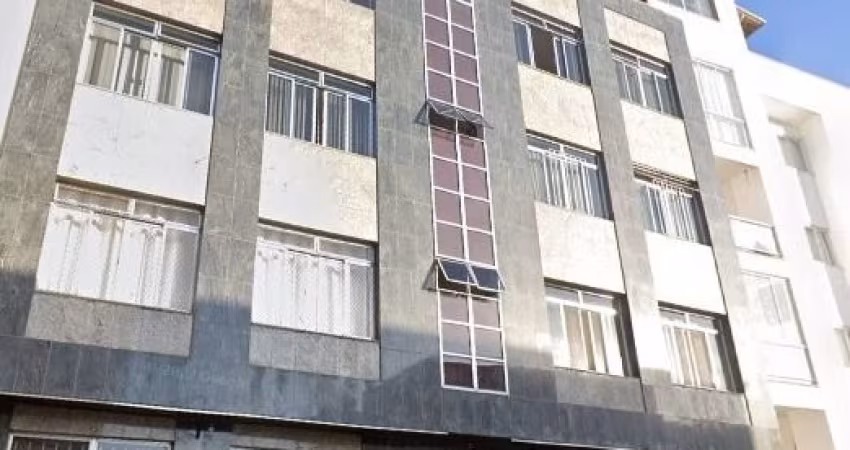 Cobertura a venda de 4/4 quartos e 2 vagas de garagem