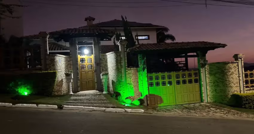 Casa a venda de alto padrão em condomínio exclusivo