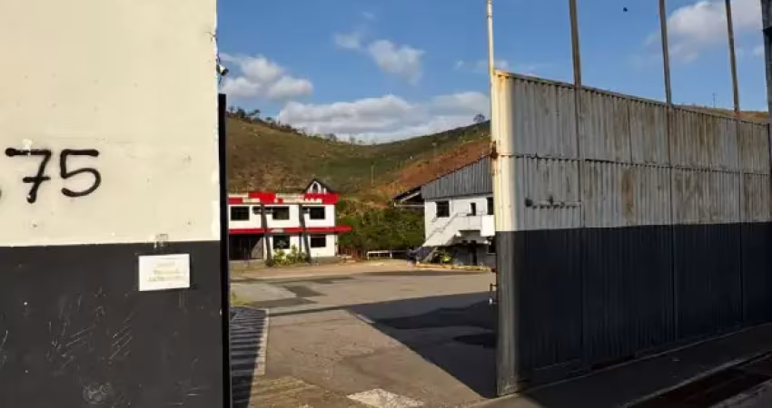 Barracão / Galpão / Depósito com 2 salas para alugar na Rua Tenente Guimarães, Nova Era, Juiz de Fora