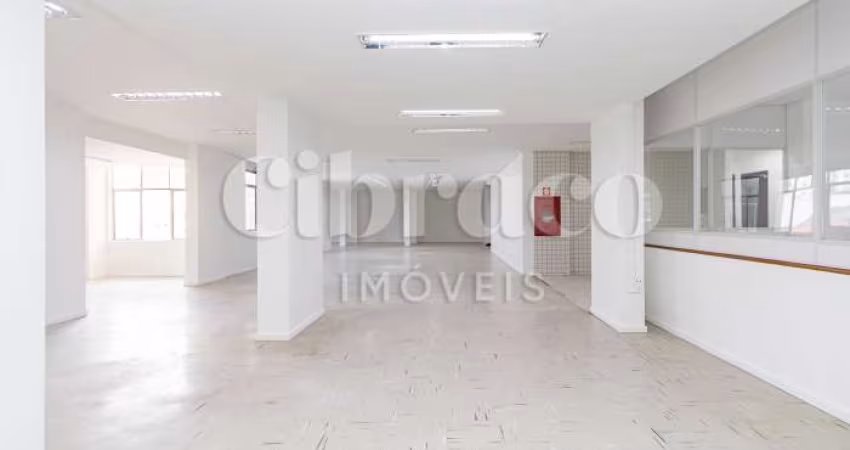 Sobreloja no Cabral, de 392,60m² - Ed. Vila D´oro