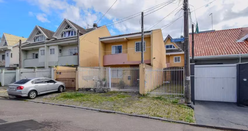 Sobrado com 4 quartos sendo 2 suítes no uberaba, próximo ao supermercado jacomar.