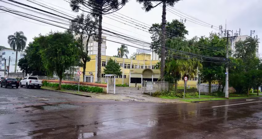 Prédio com 15 salas para alugar na Rua Atílio Bório, 668, Alto da Rua XV, Curitiba