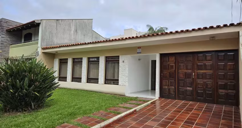 Casa com 4 quartos à venda na Rua Hildebrando Dulcio, 81, Bacacheri, Curitiba