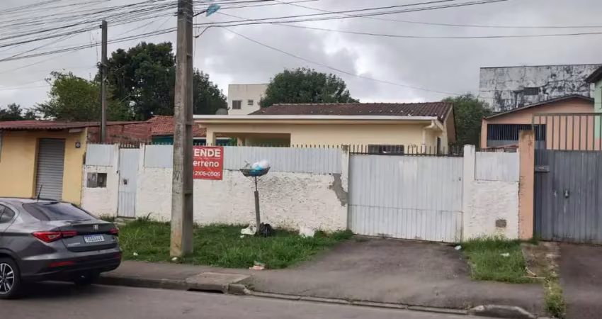 Terreno à venda na Rua Paranaguá, 559, Guaraituba, Colombo