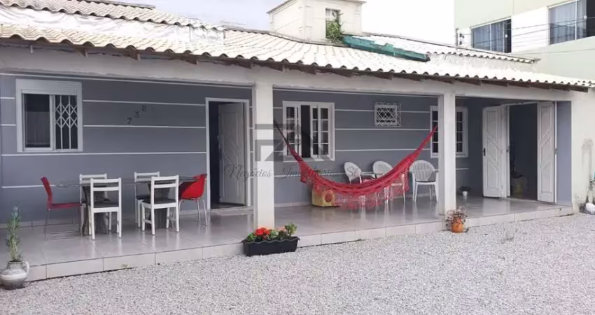 Casa a venda no bairro Barra do Aririu em Palhoça/SC