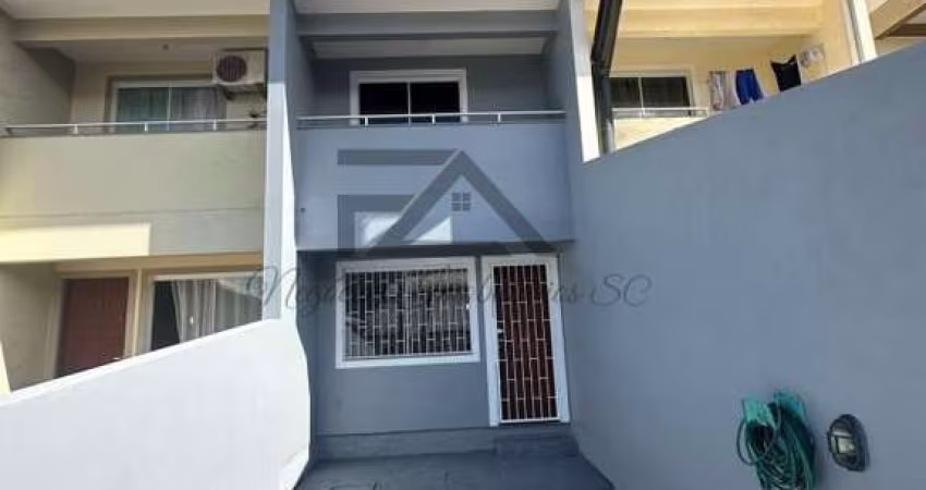 Sobrado para Venda em Palhoça, Bela Vista, 2 dormitórios, 1 banheiro, 2 vagas