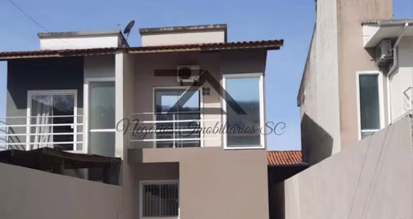 Sobrado para Venda em São José, Ipiranga, 2 dormitórios, 1 banheiro, 2 vagas