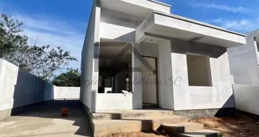 Casa unifamiliar em obras á venda 02 dormitórios a venda no bairro forquilh