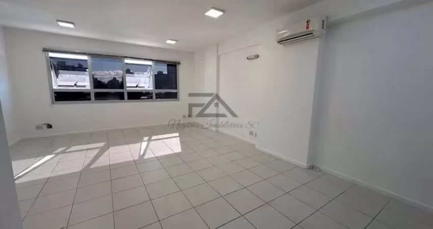 Sala comercial a venda no bairro estreito em florianópolissc