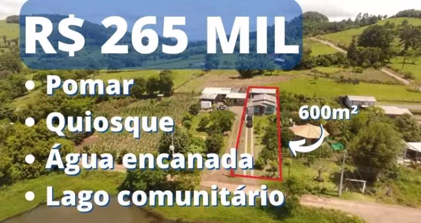 [111941]  TERRENO RURAL COM CASA COM SUÍTE, POMAR E LAGO COMUNITÁRIO NA FRENTE EM IGREJINHA