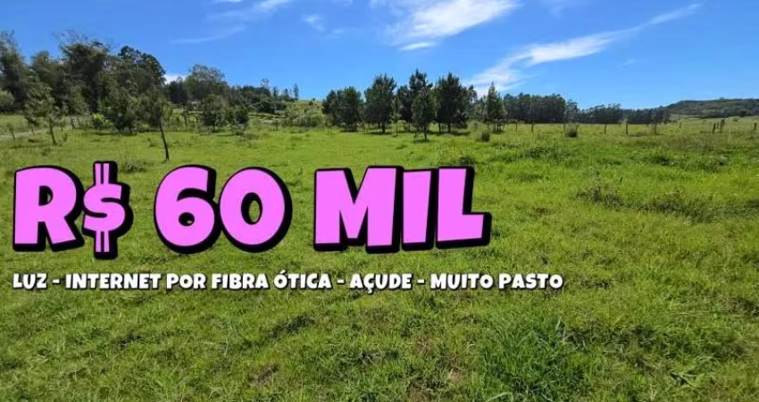[732] CHÁCARA COM LUZ, FIBRA ÓTICA, ÁGUA ENCANADA, AÇUDE, NO MONJOLO - 4.850 M²