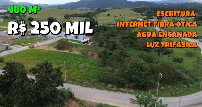 [819] TERRENO EM GOVERNADOR CELSO RAMOS - SC 480 M², LUZ TRIFÁSICA, INTERNET POR FIBRA ÓTICA