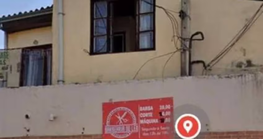 [851]CASA EM PORTO ALEGRE NO BAIRRO PARTENON, COM GARAGEM COBERTA