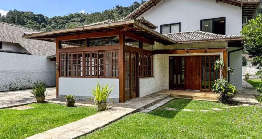 Casa em condomínio com 4 suítes, 390m2 à venda por r$2.350.000 - teresópolis