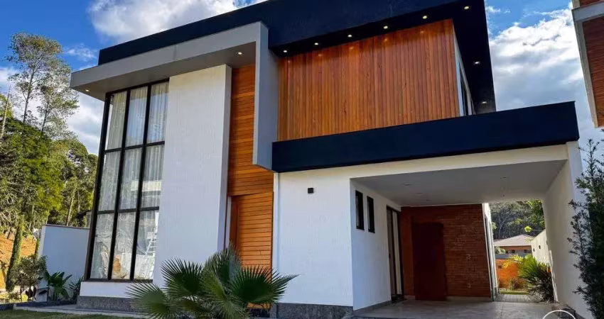 Casa à venda com 4 quartos, 200m2, na posse, em teresópolis