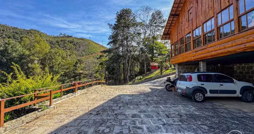 Sítio com 40 mil m2, 7 quartos, lazer completo, 2 casas principais - teresopolis