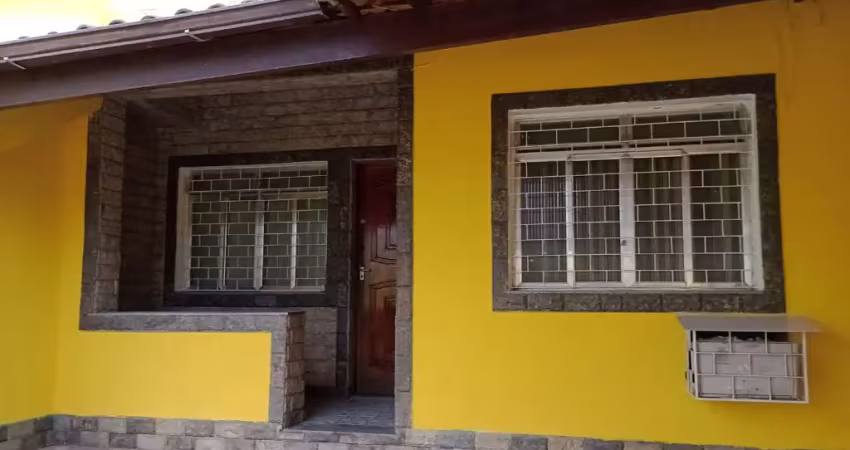 Casa na estrada do cabuçu; casa no centro de campo grande, rj