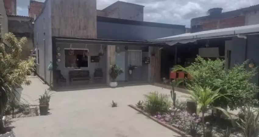 Casa linear com 2 quartos em guaratiba