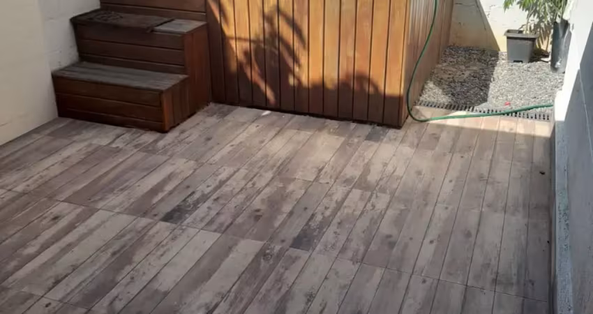 Casa com 3 quartos no condomínio contemporâneo; casa com piscina em campo grande