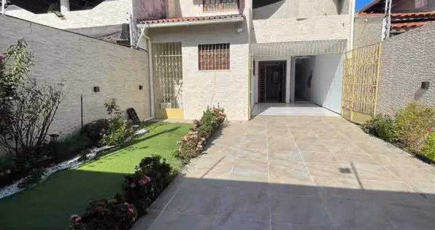 Casa com 4 quartos à venda na Avenida Léa Pompeu, Jardim das Oliveiras, Fortaleza