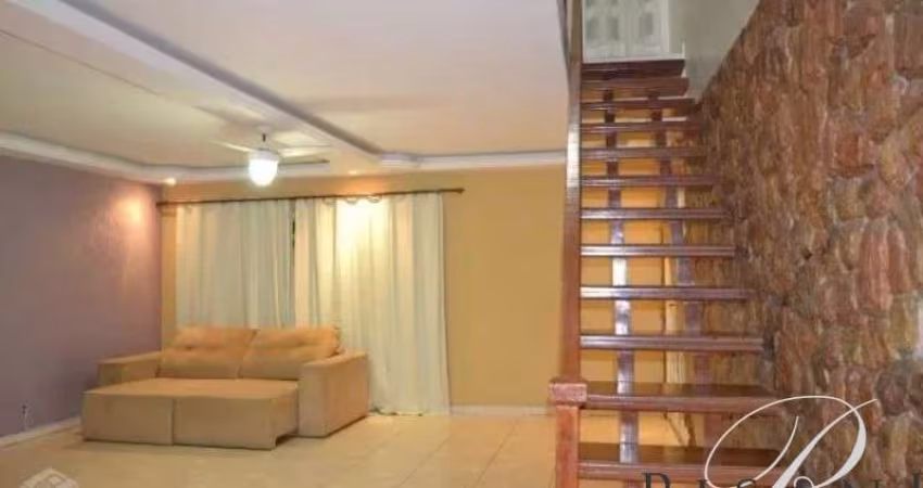 Campo Grande, Senandor Vasconcelos, linda casa duplex com 246m² de area construida, grande quintal, 3 quartos, moveis planejado