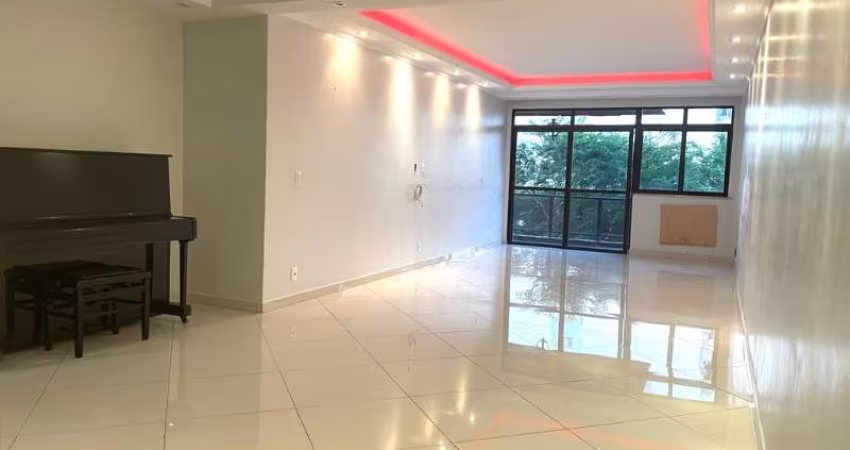 Vendo lindo apartamento em Vila Isabel, 3 quartos (1suite), dependencia completa, sol da manha, 2 vagas