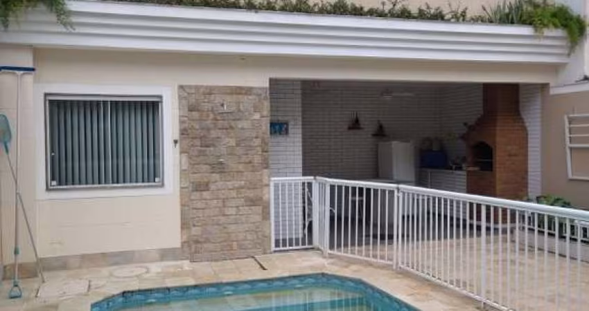 Vargem Pequena, linda casa duplex, alto padrao de acabamento, 4 quartos (suite com closet), quintal, piscina, área gourmet, condominio