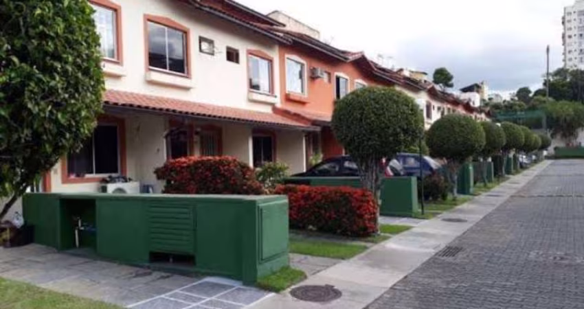 Freguesia, casa duplex em condominio, 2 quartos (1 suite), moveis planejados, split, area gourmet