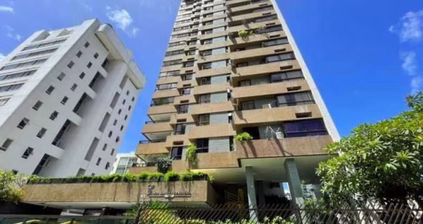 Apartamento à Venda no Edf. Elson Bahia de Almeida - 185m², 04 Quartos, Varanda em Candeias