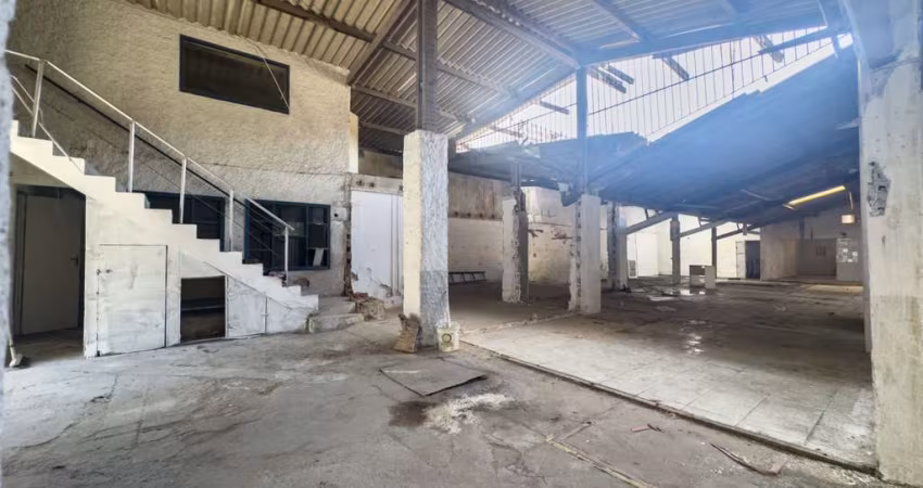 Galpão para locação com 780m²  na Rua da Aurora