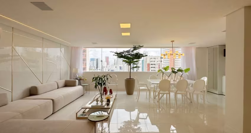 Apartamento reformado à venda no Edifício Morada da Boa Viagem, com 360m², 3 quartos e 1 suíte master com closet
