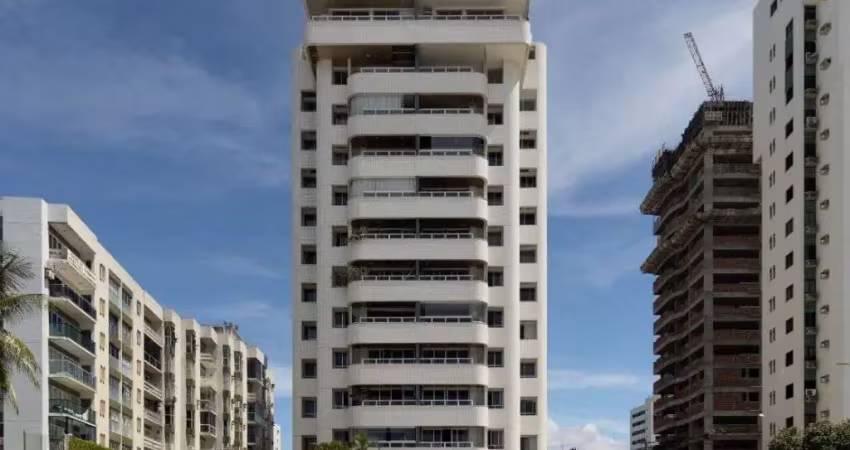 Apartamento beira mar Candeias à venda