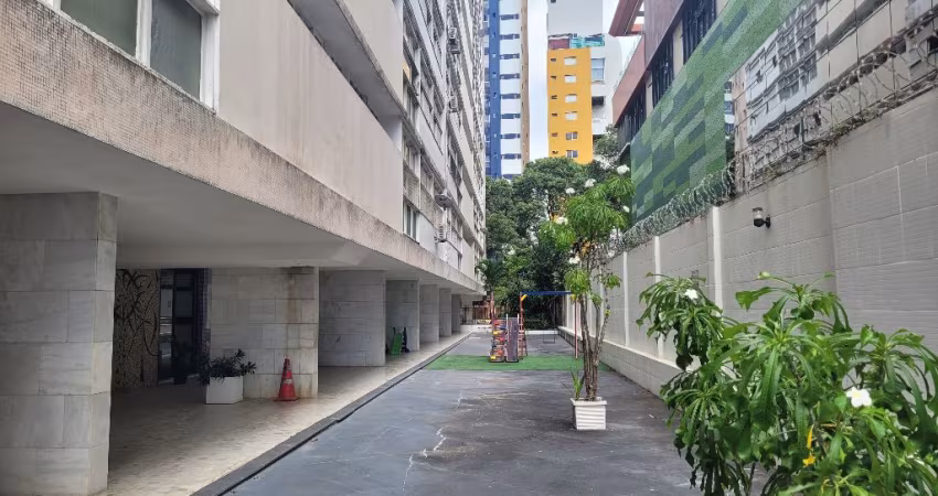 Ap na Vitória espaçoso, ventilado no melhor de Salvador! Acesse o video no link!