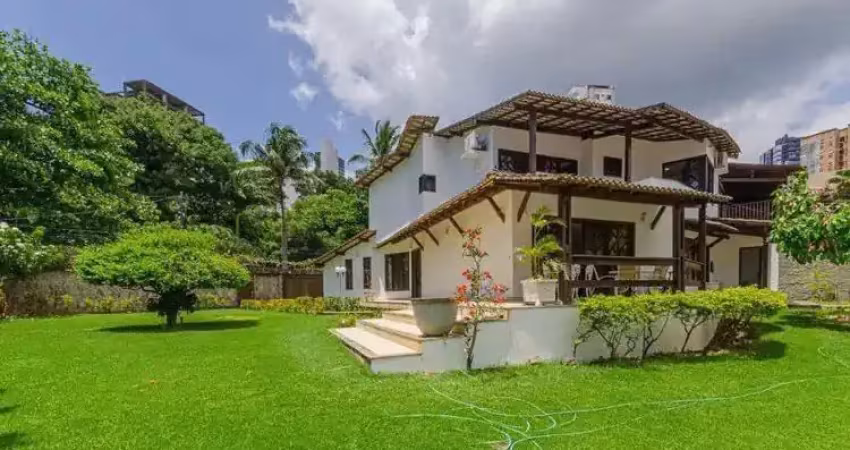 Casa em condomínio fechado com 4 quartos para alugar na Rua Joaquim Calado, Federação, Salvador