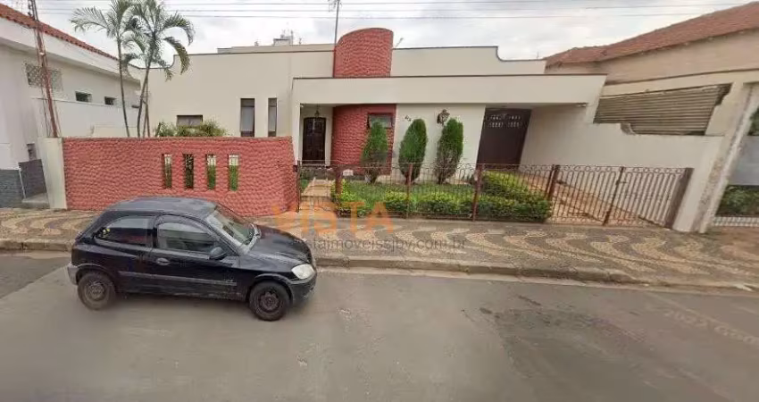 Casa em Centro  -  Aguaí