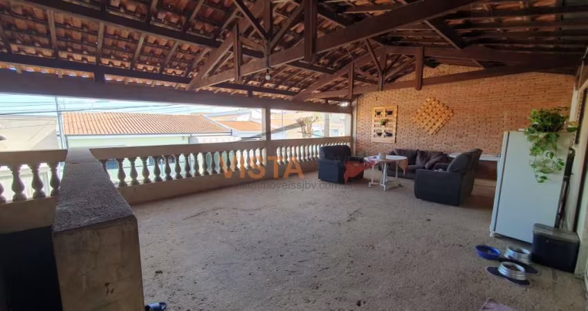 Casa  Vila Valentin com 2 quartos - São João da Boa Vista