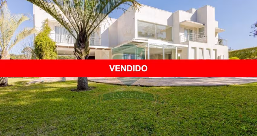 Casa altíssimo padrão à venda no Andorinhas, com 4 suítes,7 banheiros, piscina, hidro,sauna, lareira, 3 salas, garagem ampla, terreno 1.472m²