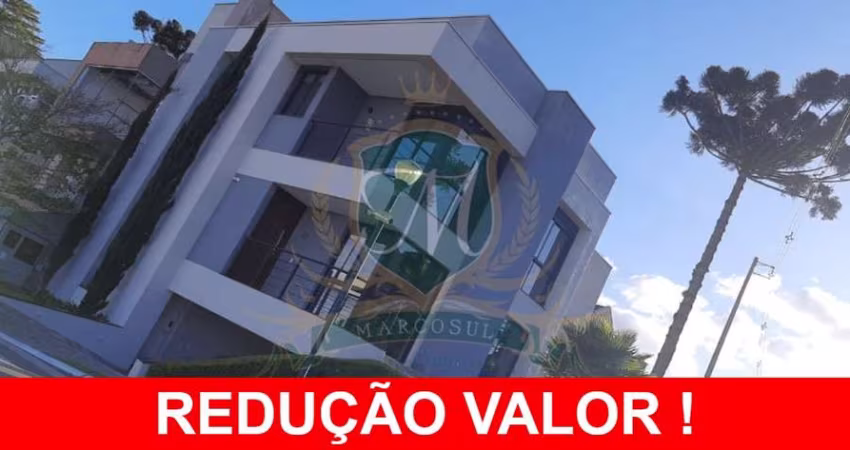 Redução de valor! Maravilhosa casa em cond. fechado à venda com 355 m² area construída. Casa em alto padrao ,frente para o bosque, veja a descrição !!